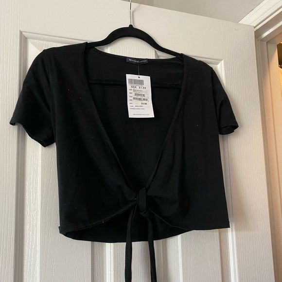 Brandy Melville T-shirt tie top - Picture 3 of 4